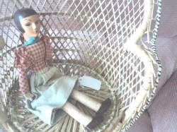 9.5'' UNUSUAL FOLK DOLL PAINTED DARK HAIR  FELT MITT HANDS, CLOGS